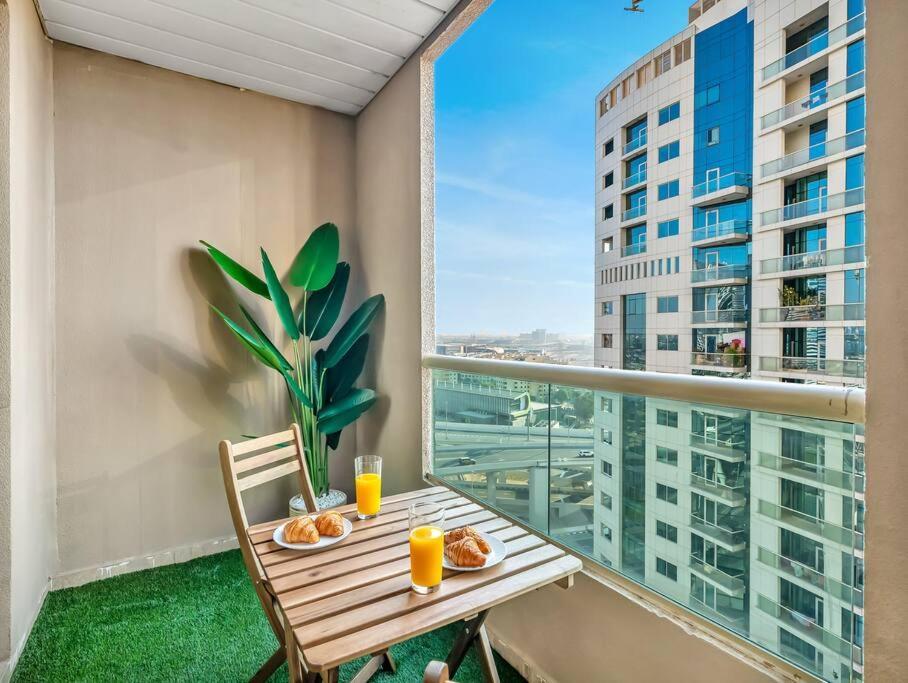 Apartment Spacious In The Heart Of Marina W Seaview Dubai