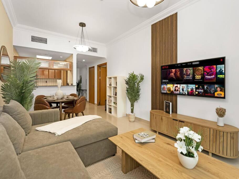 Spacious In The Heart Of Marina W Seaview
