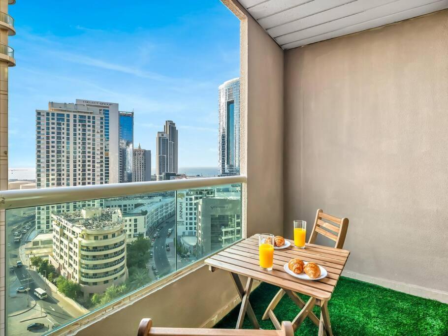 Spacious In The Heart Of Marina W Seaview Apartment *