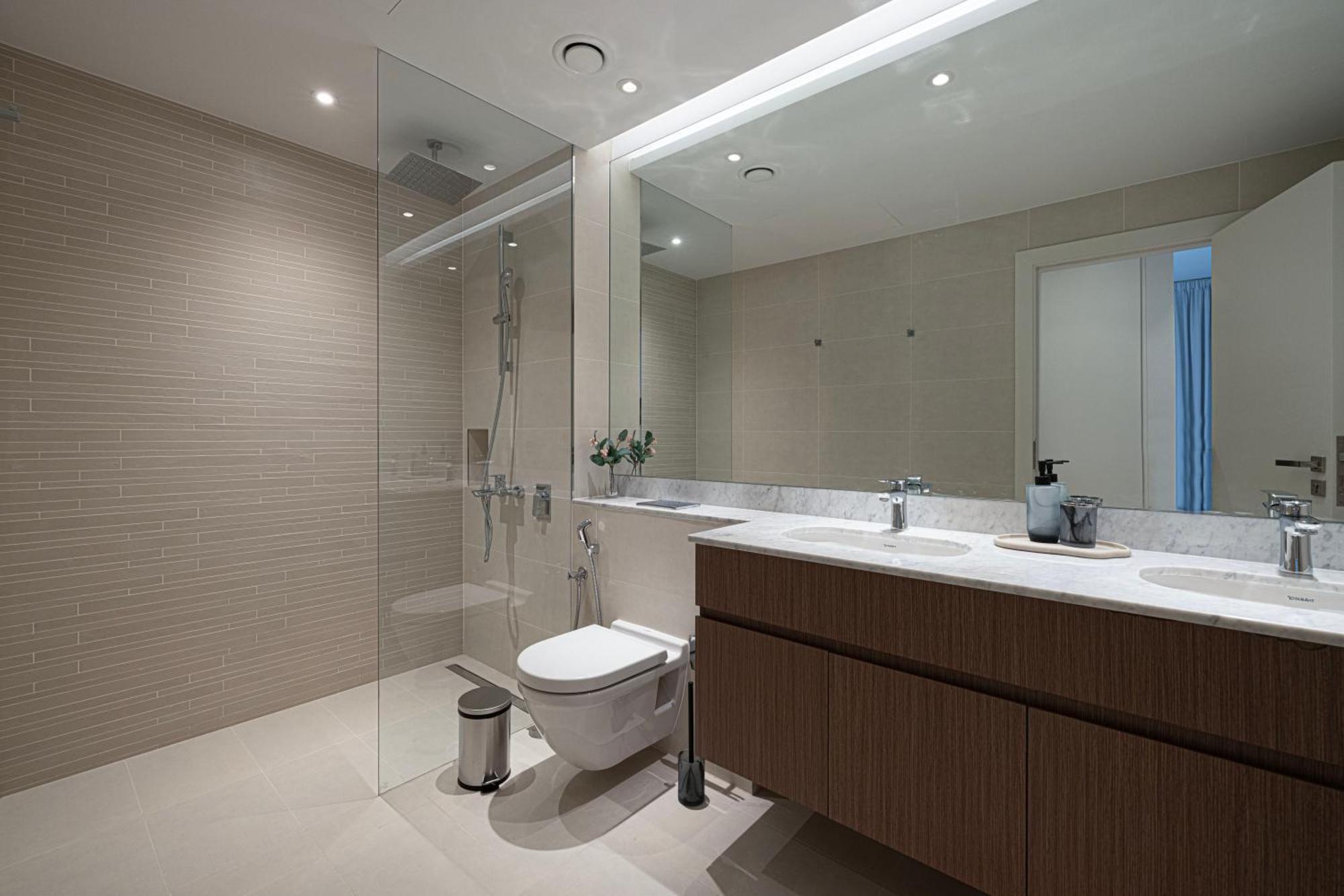 2br La Rive B2 Next To La Apartment Dubai