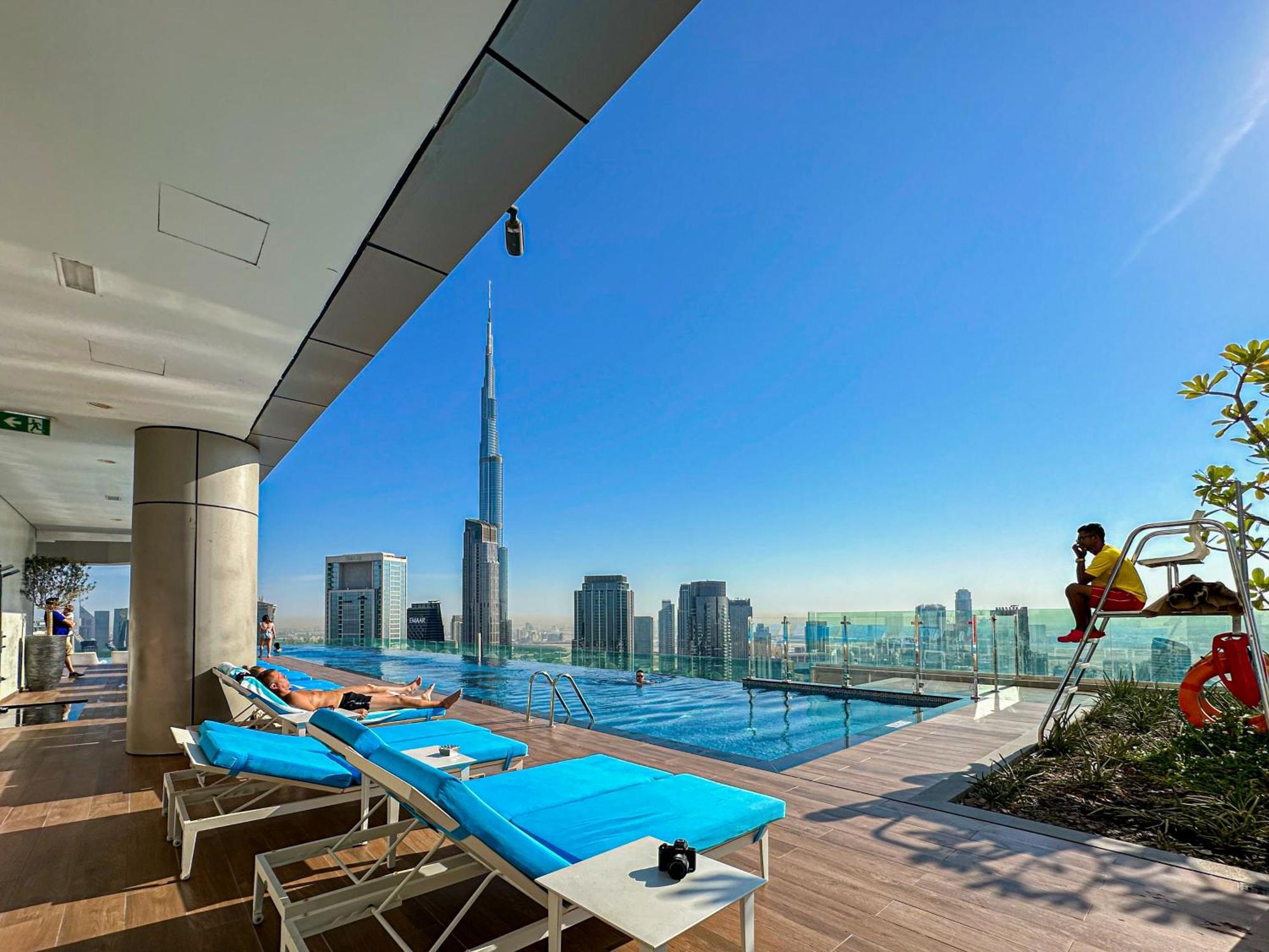 Apartment Pool In The Clouds With Burj Khalifa View, 2br In Paramount Midtown