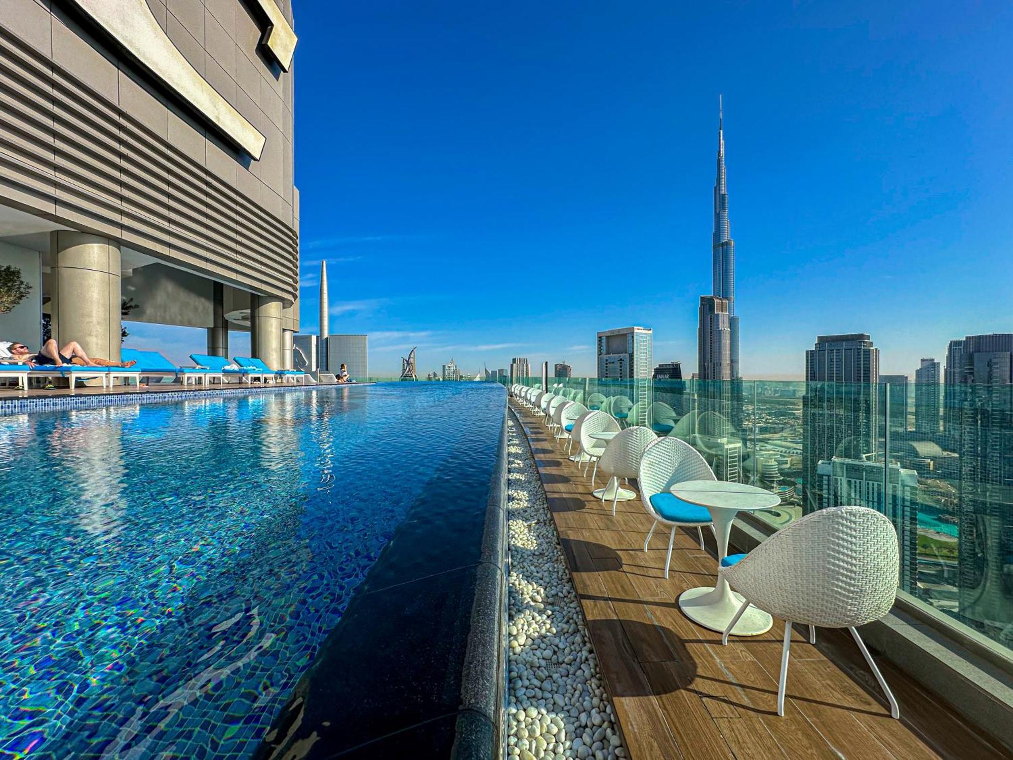 Pool In The Clouds With Burj Khalifa View, 2br In Paramount Midtown