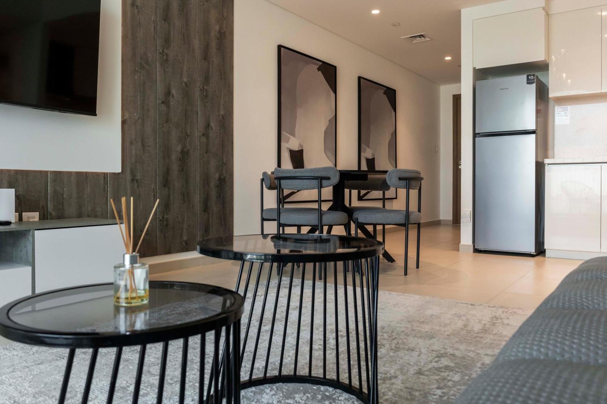 Modern At Downtown By Serenity Living Homes Apartment Dubai