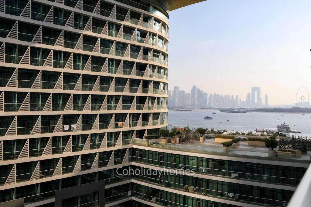 1 Bedroom Rooftop Infinity Pool & Padel Court Apartment