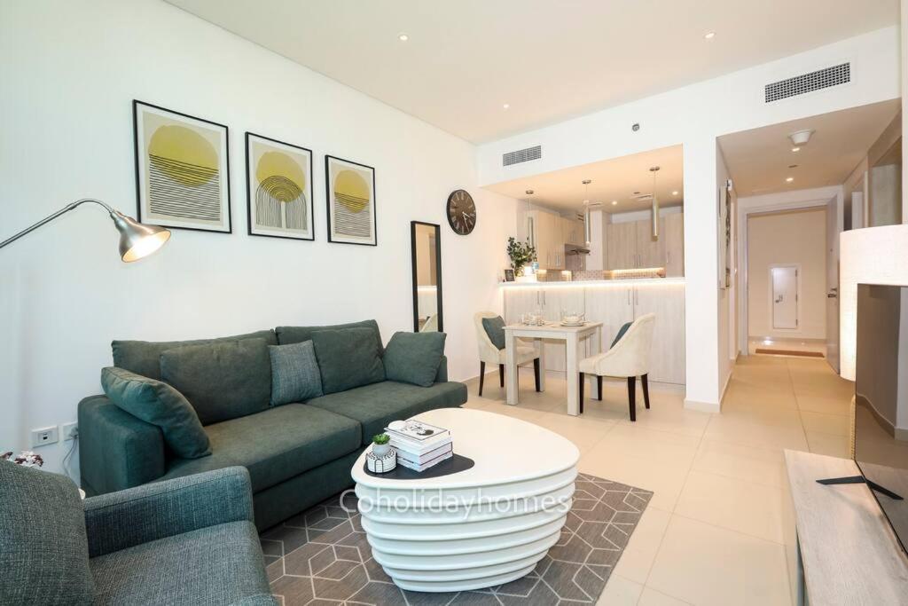 Apartment 1 Bedroom Rooftop Infinity Pool & Padel Court *