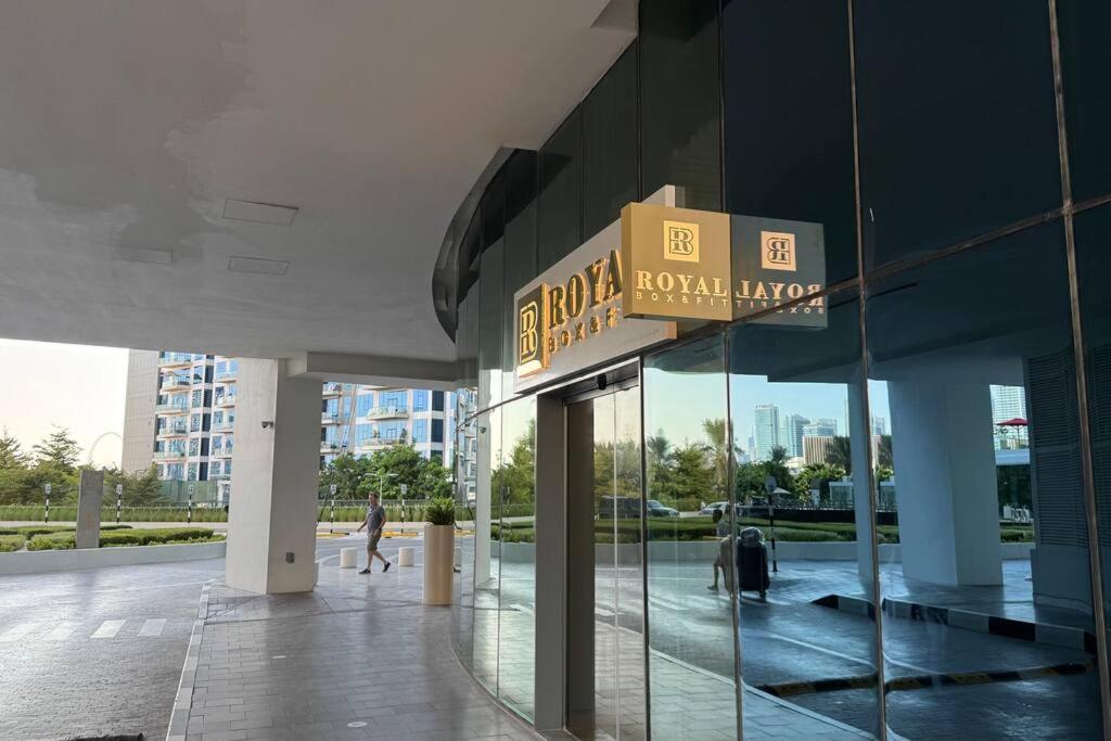 Apartment 1 Bedroom Rooftop Infinity Pool & Padel Court