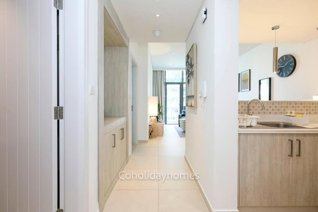 1 Bedroom Rooftop Infinity Pool & Padel Court Apartment Dubai