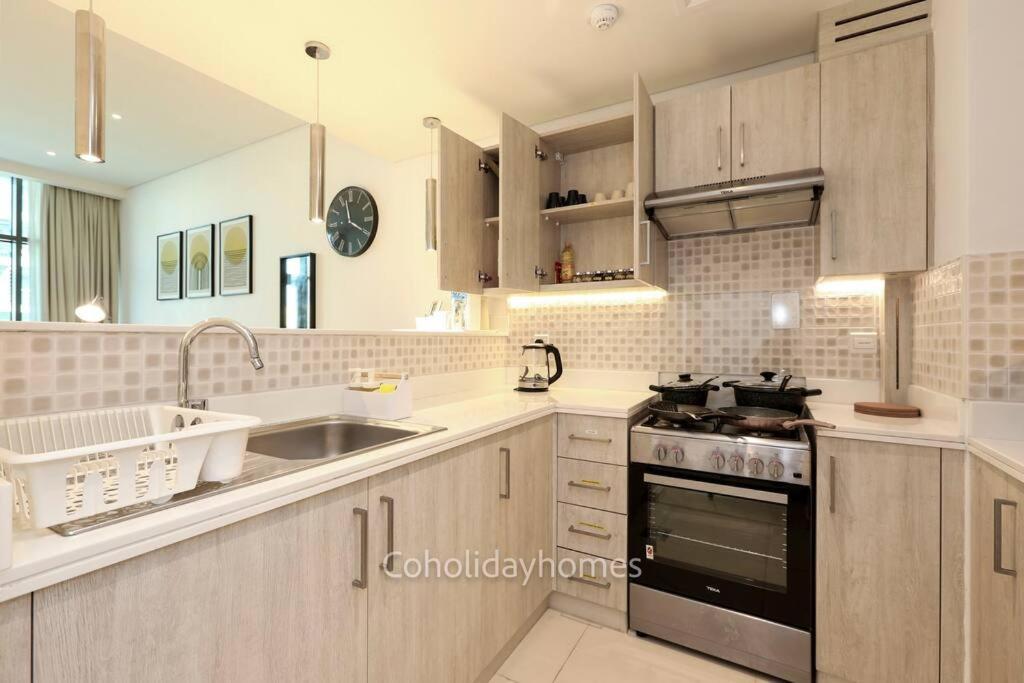 Apartment 1 Bedroom Rooftop Infinity Pool & Padel Court *