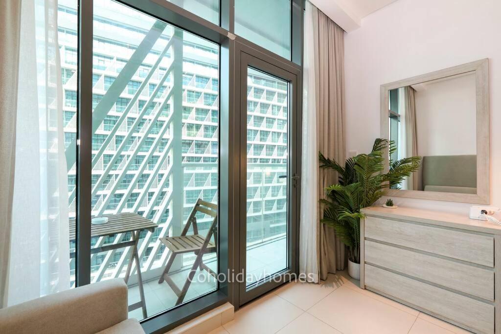 1 Bedroom Rooftop Infinity Pool & Padel Court * Dubai