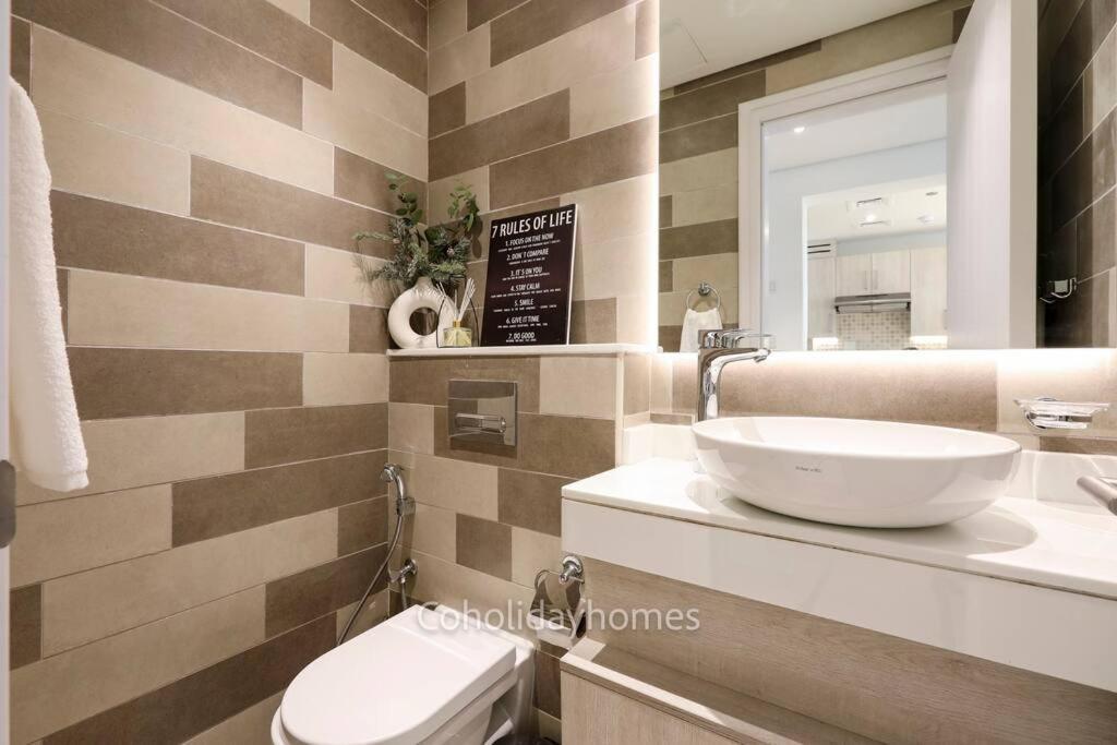 1 Bedroom Rooftop Infinity Pool & Padel Court Apartment *