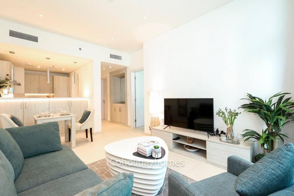 1 Bedroom Rooftop Infinity Pool & Padel Court Apartment *