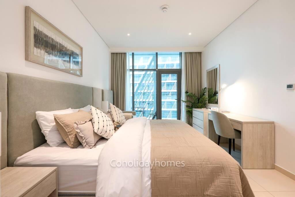 1 Bedroom Rooftop Infinity Pool & Padel Court Apartment Dubai