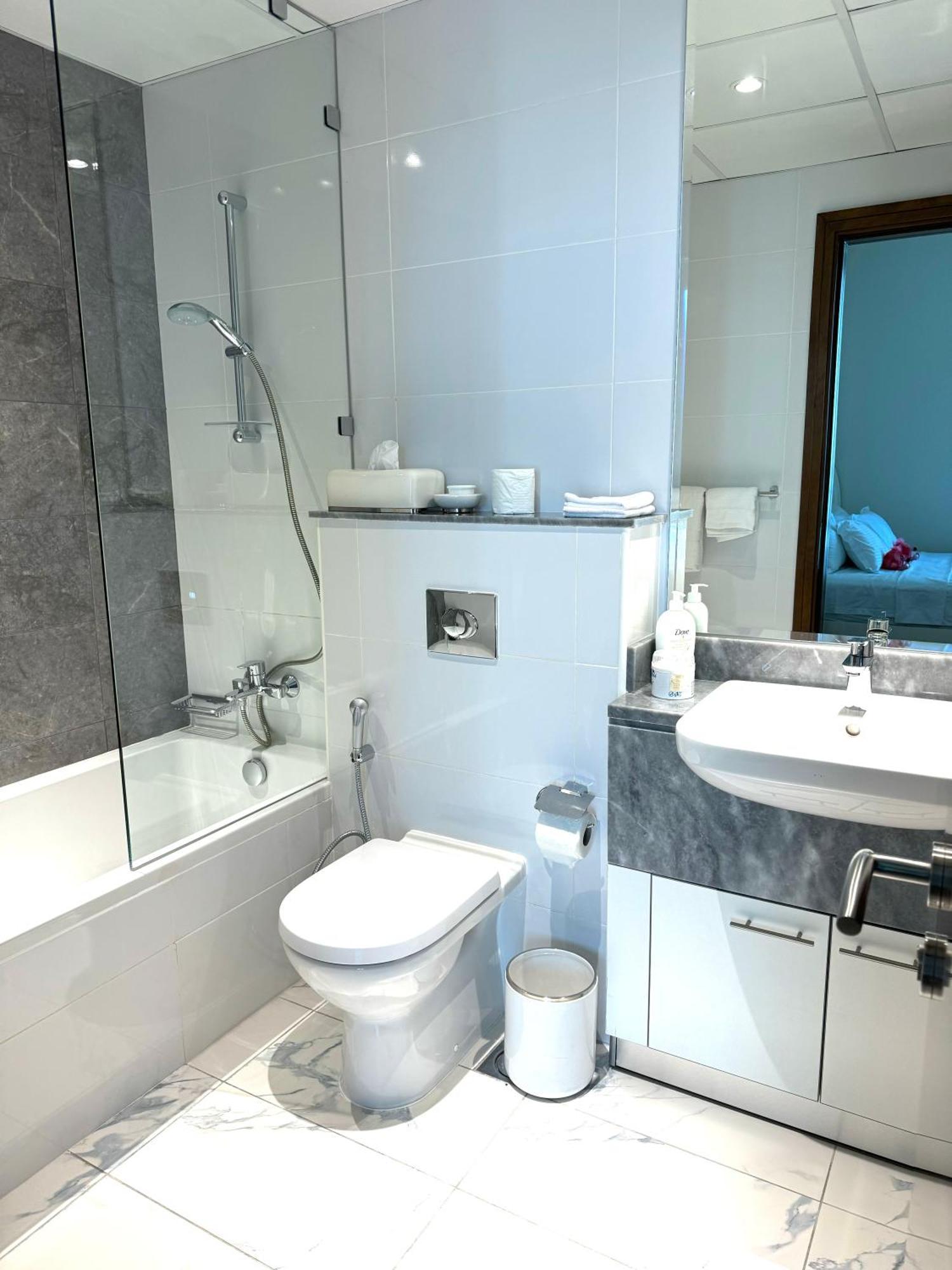 Elegant & Spacious 2-br In Al Habtoor - Noora Apartment