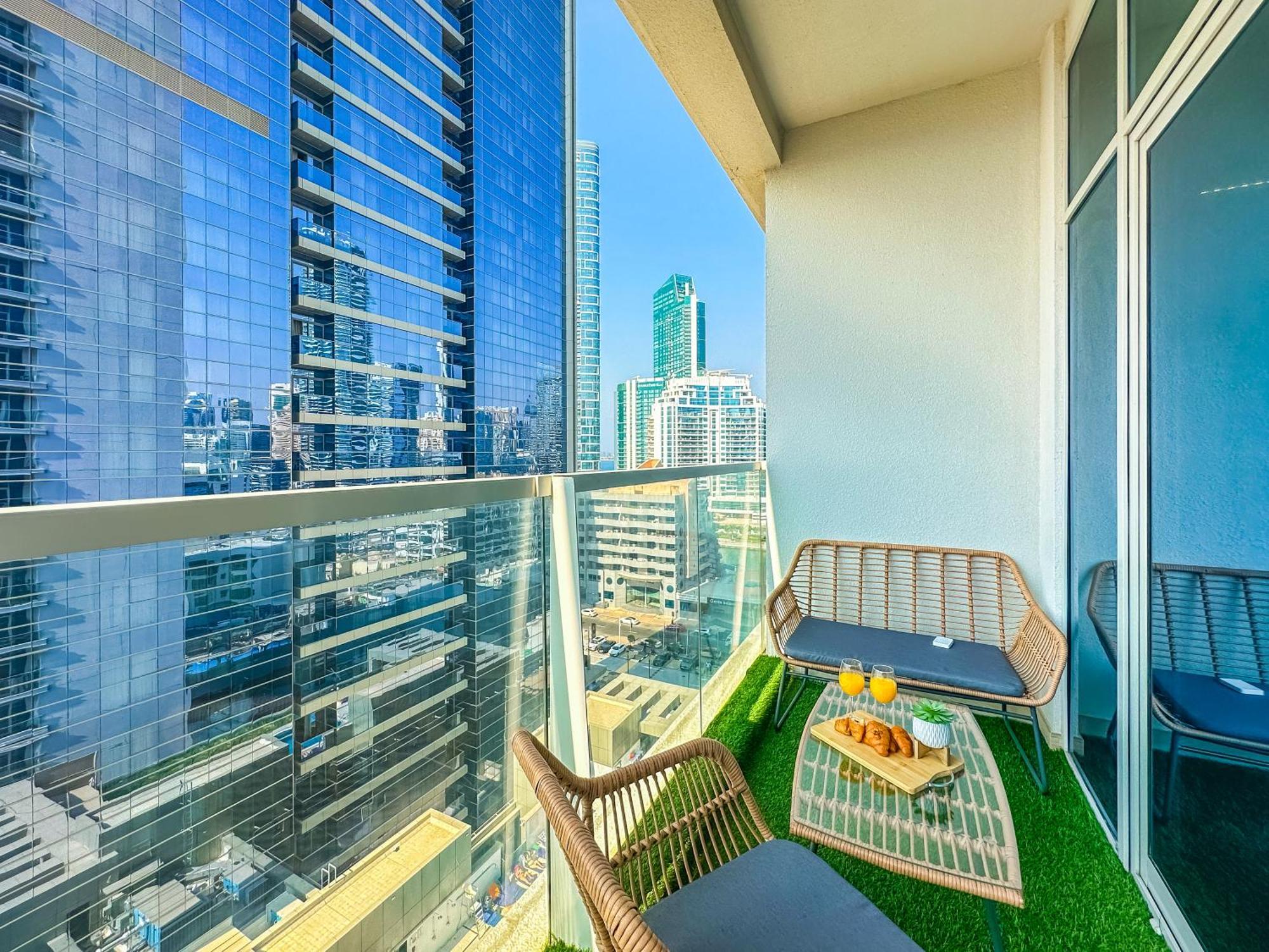 Super Luxury Flat Desing With Sea, Marina And Pool View Apartment Dubai