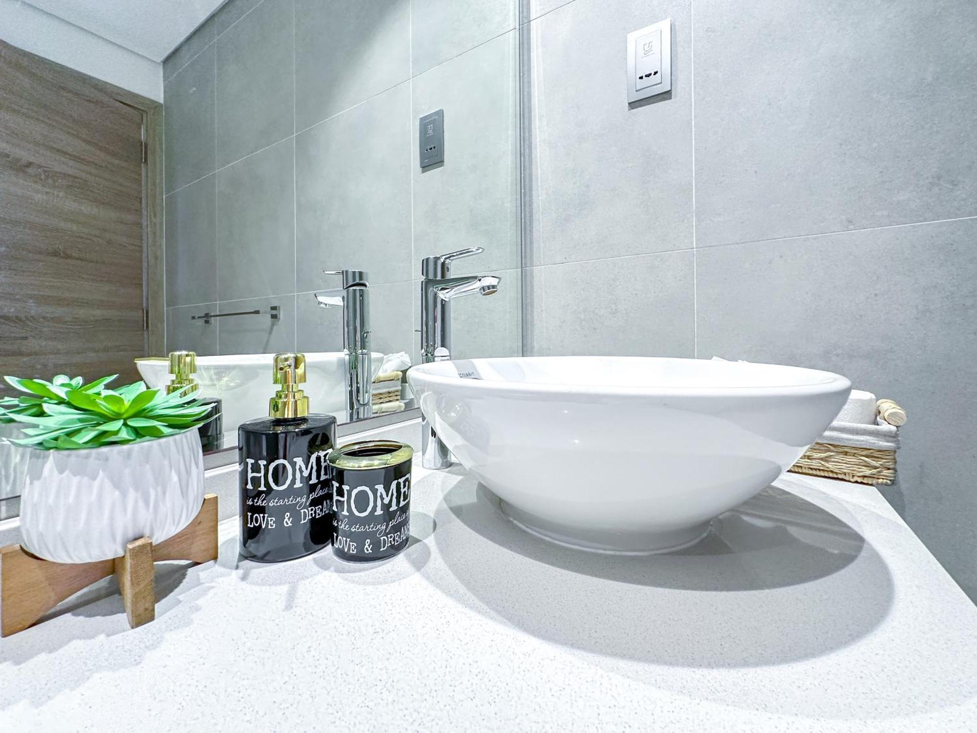 Super Luxury Flat Desing With Sea, Marina And Pool View *