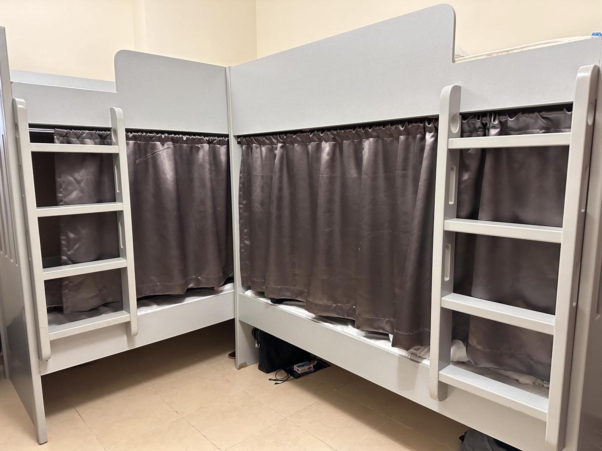 Sea Breeze Jbr Capsule hotel *