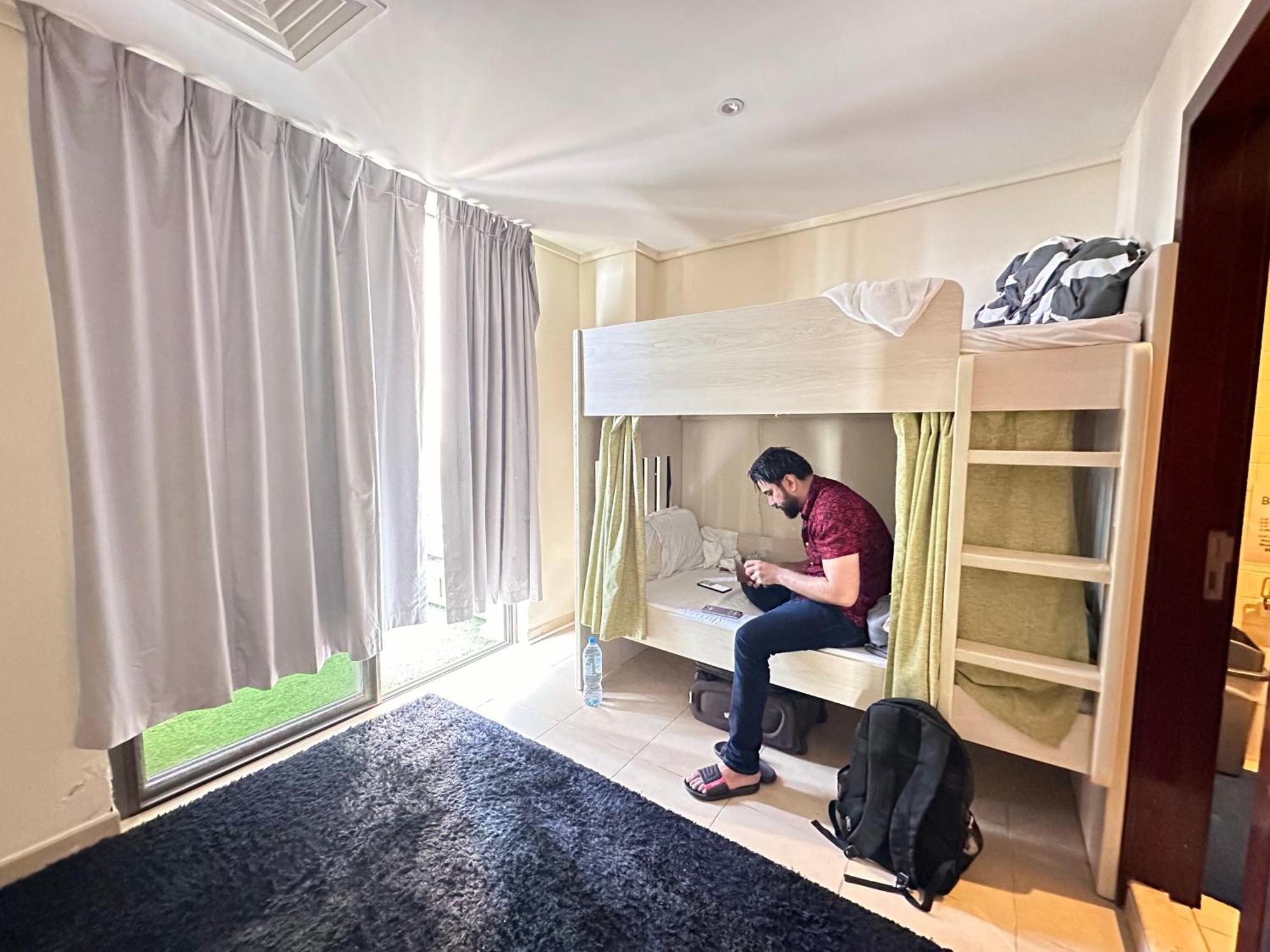 Capsule hotel Sea Breeze Jbr Dubai