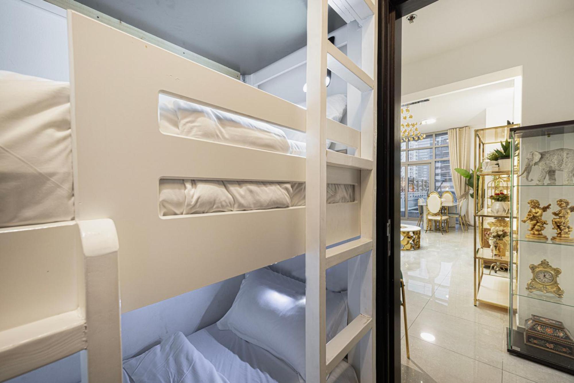With Private Pool & Huge Terrace Overlooking The Marina