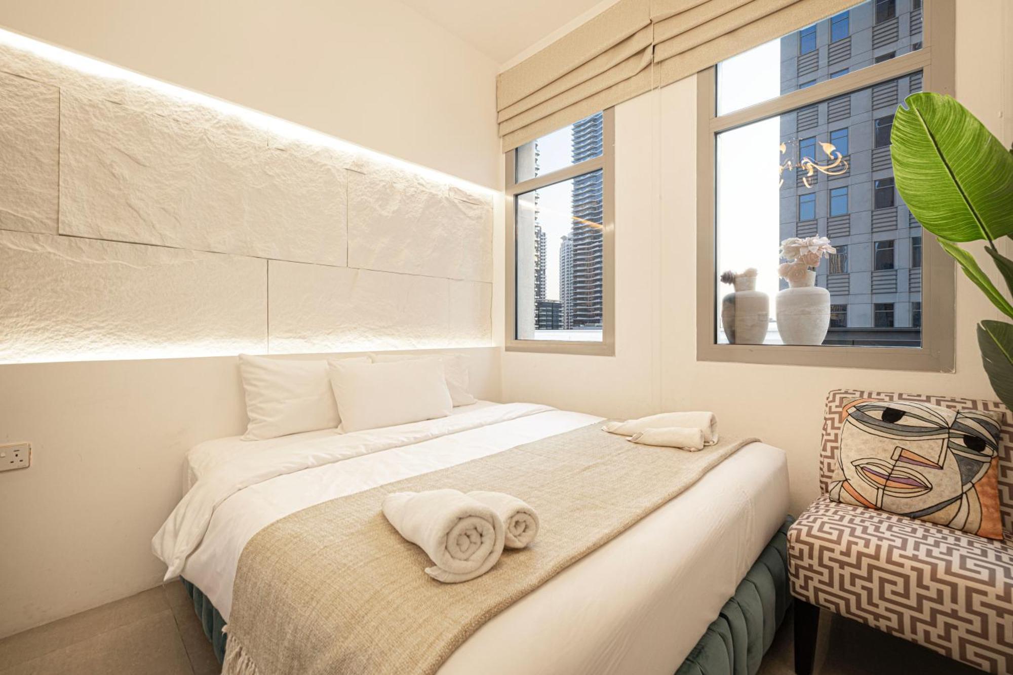 Holiday home With Private Pool & Huge Terrace Overlooking The Marina Dubai