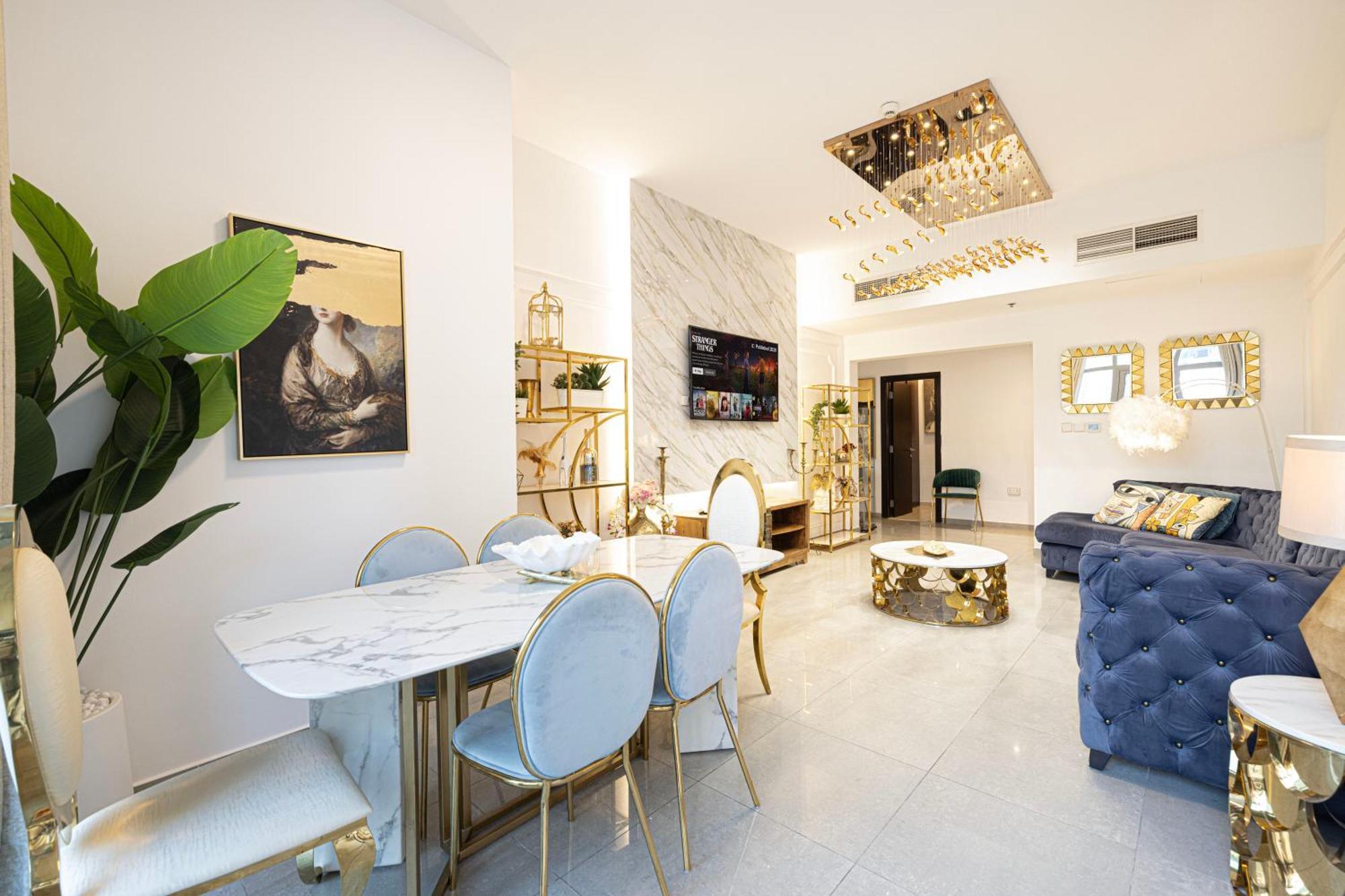 With Private Pool & Huge Terrace Overlooking The Marina * Dubai