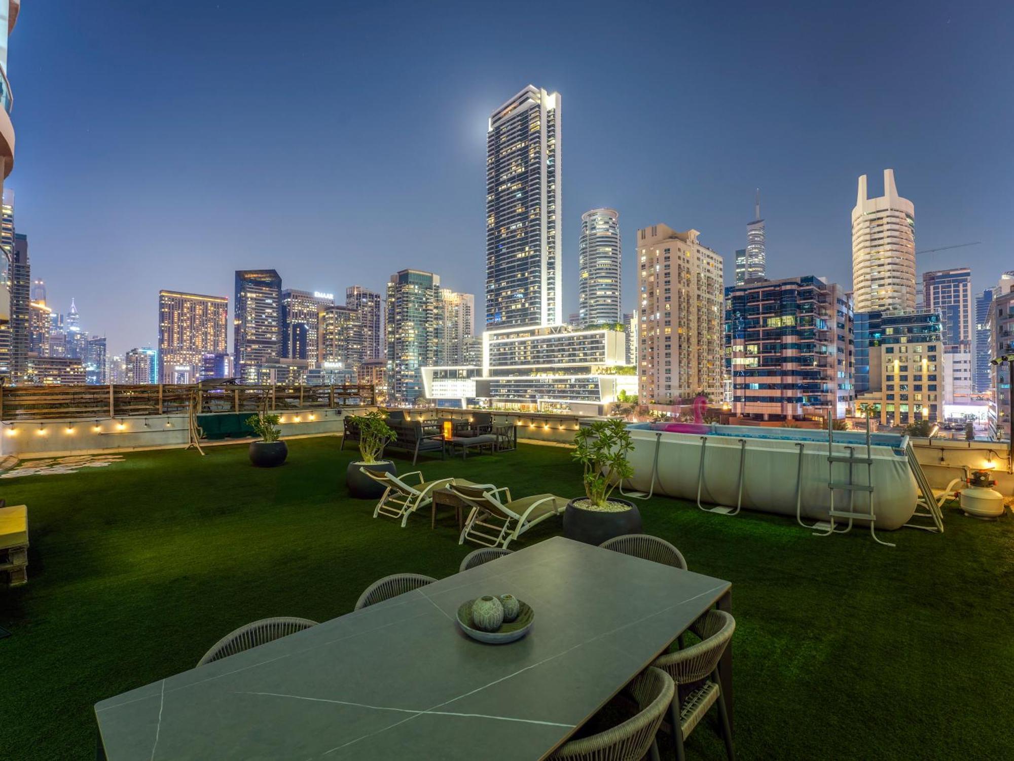With Private Pool & Huge Terrace Overlooking The Marina * Dubai