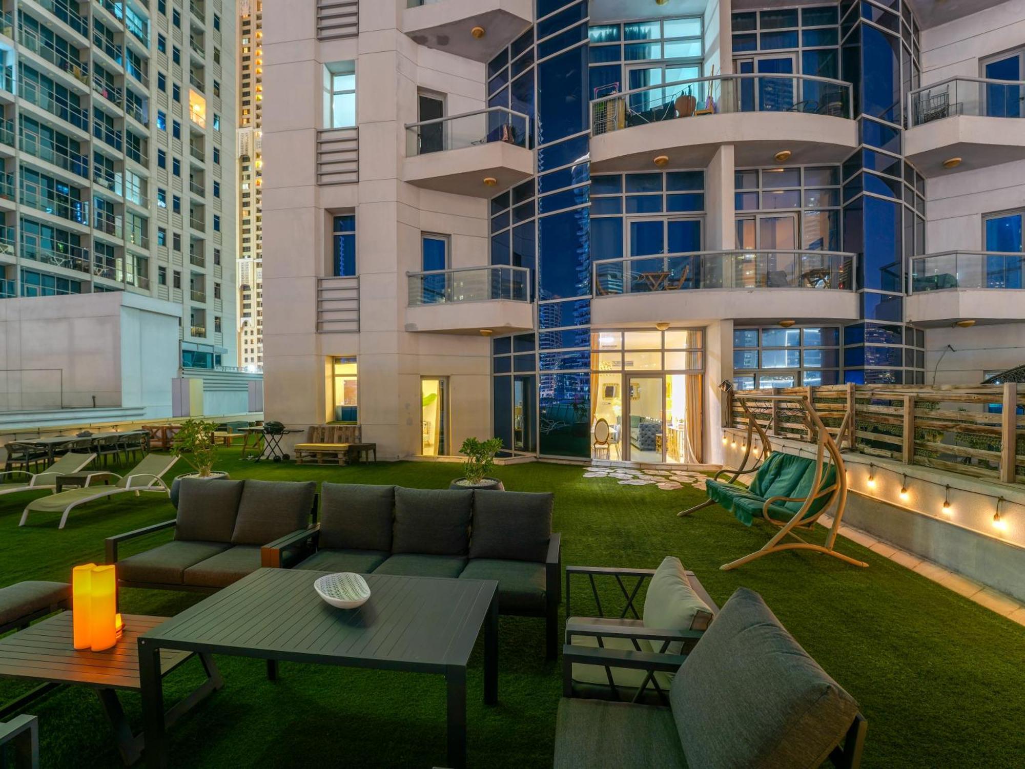 With Private Pool & Huge Terrace Overlooking The Marina Dubai