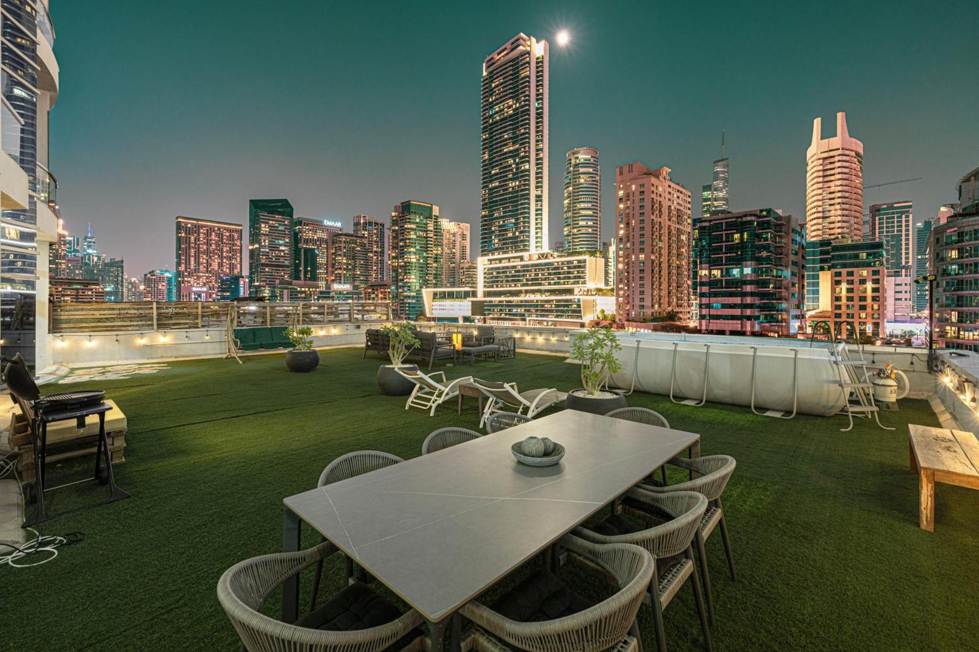 Holiday home With Private Pool & Huge Terrace Overlooking The Marina Dubai