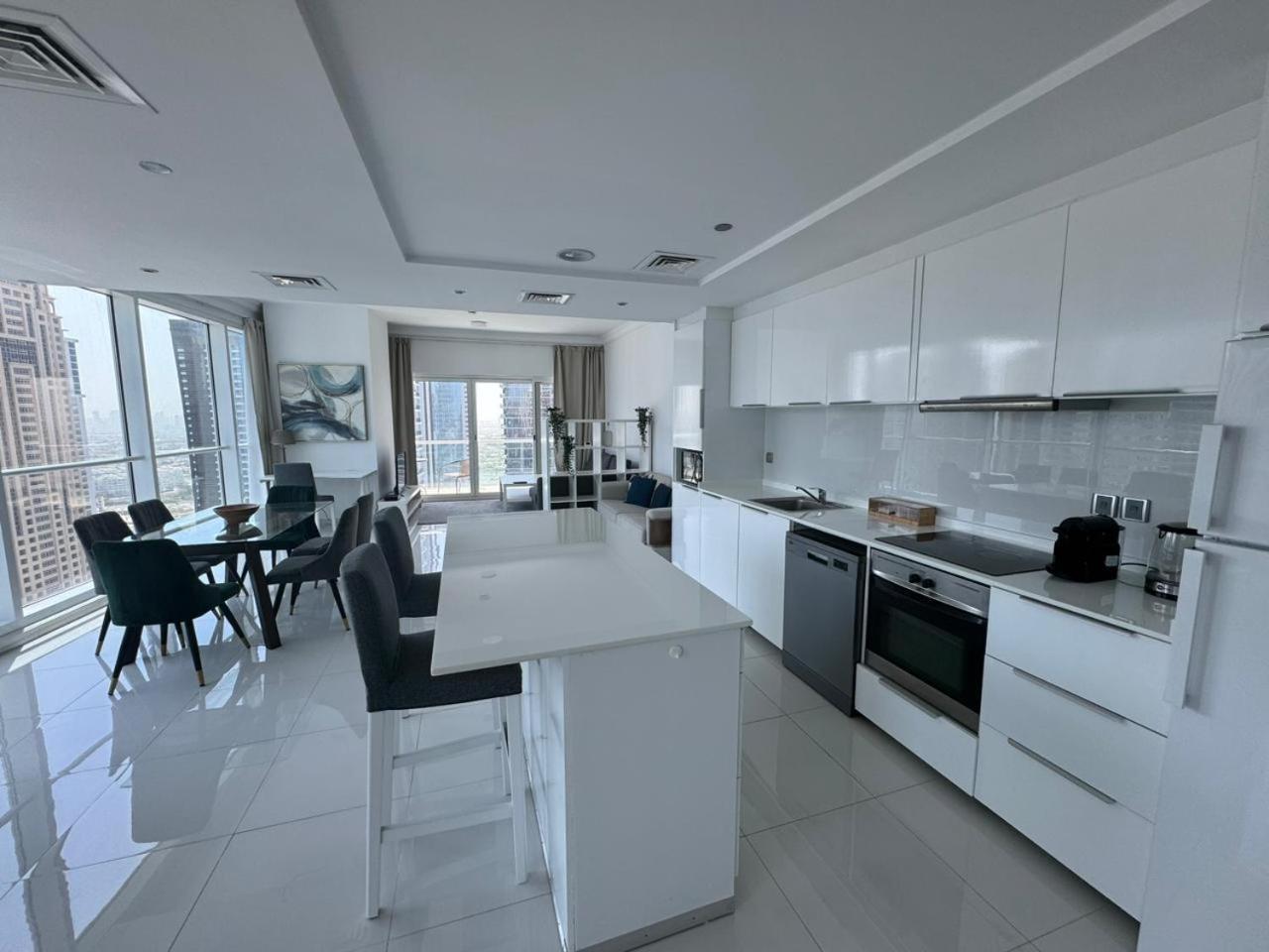 One Bedroom With Pool & Gym Near Marina Apartment Dubai