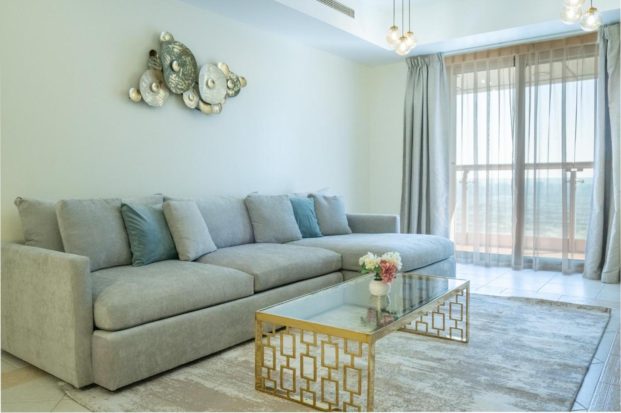 Cozy One-bedroom In Marina Apartment