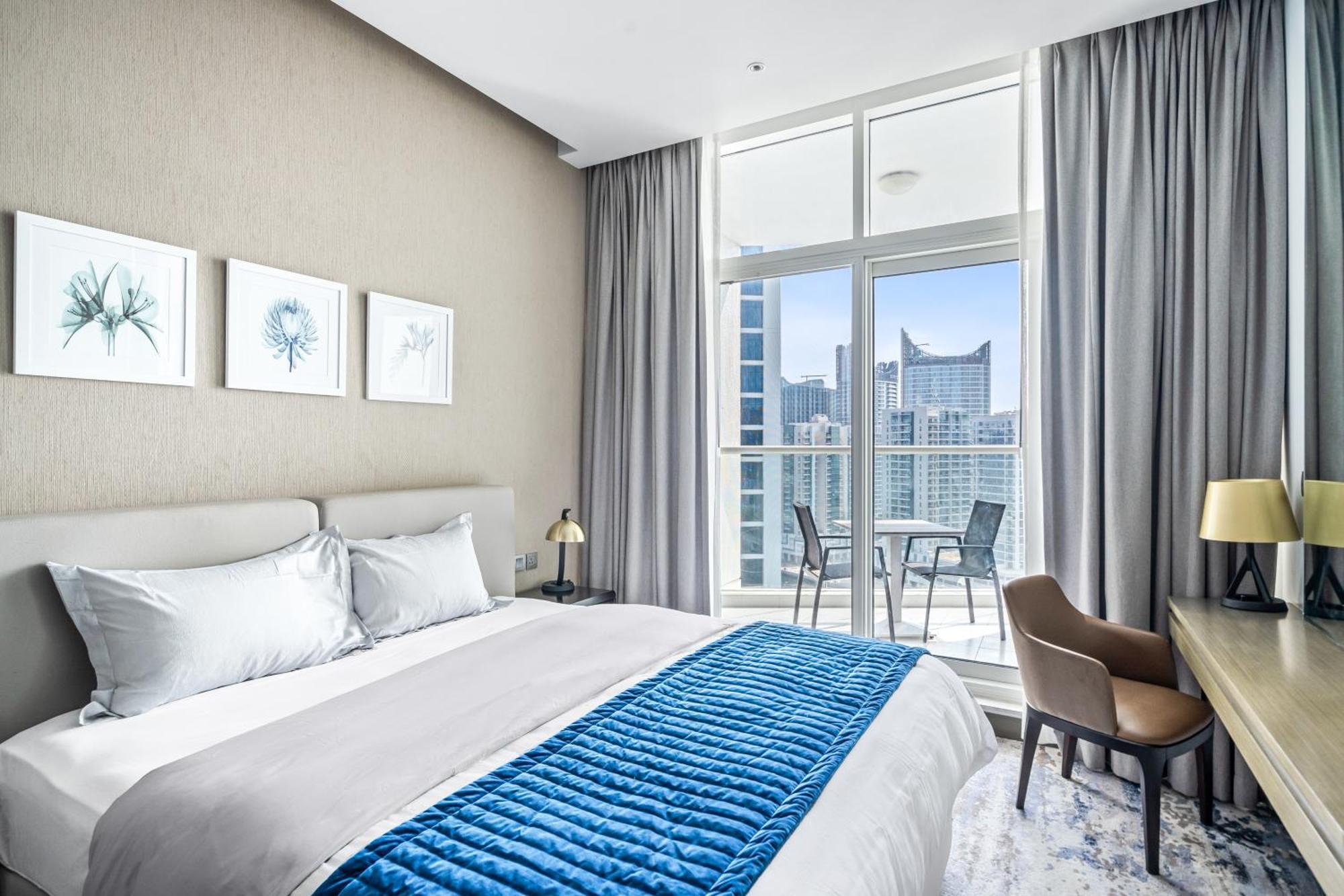 Stylish Business Bay With Canal View Apartment