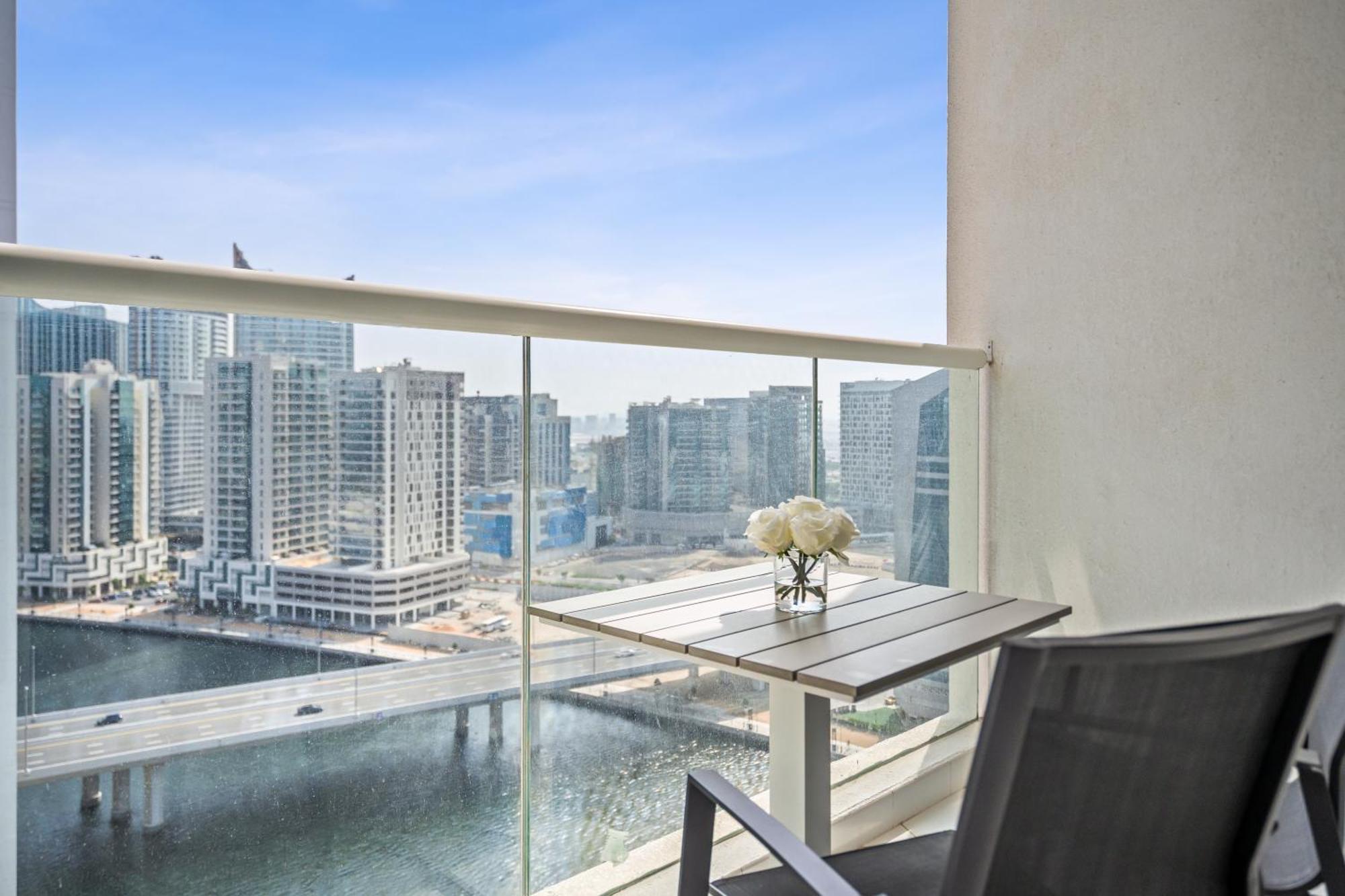 Apartment Stylish Business Bay With Canal View