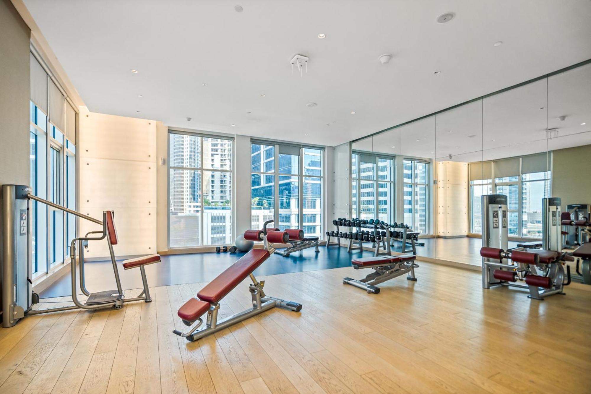 Stylish Business Bay With Canal View Apartment Dubai