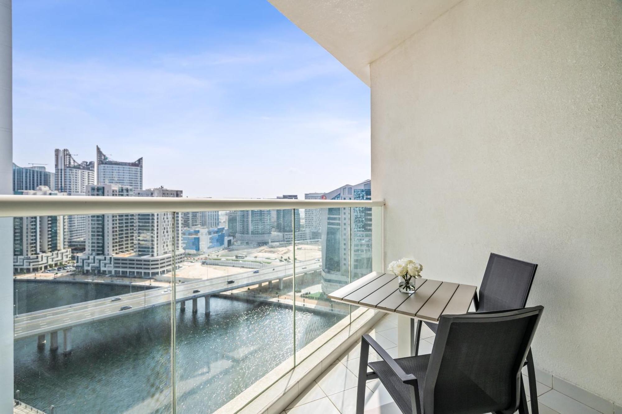Apartment Stylish Business Bay With Canal View *