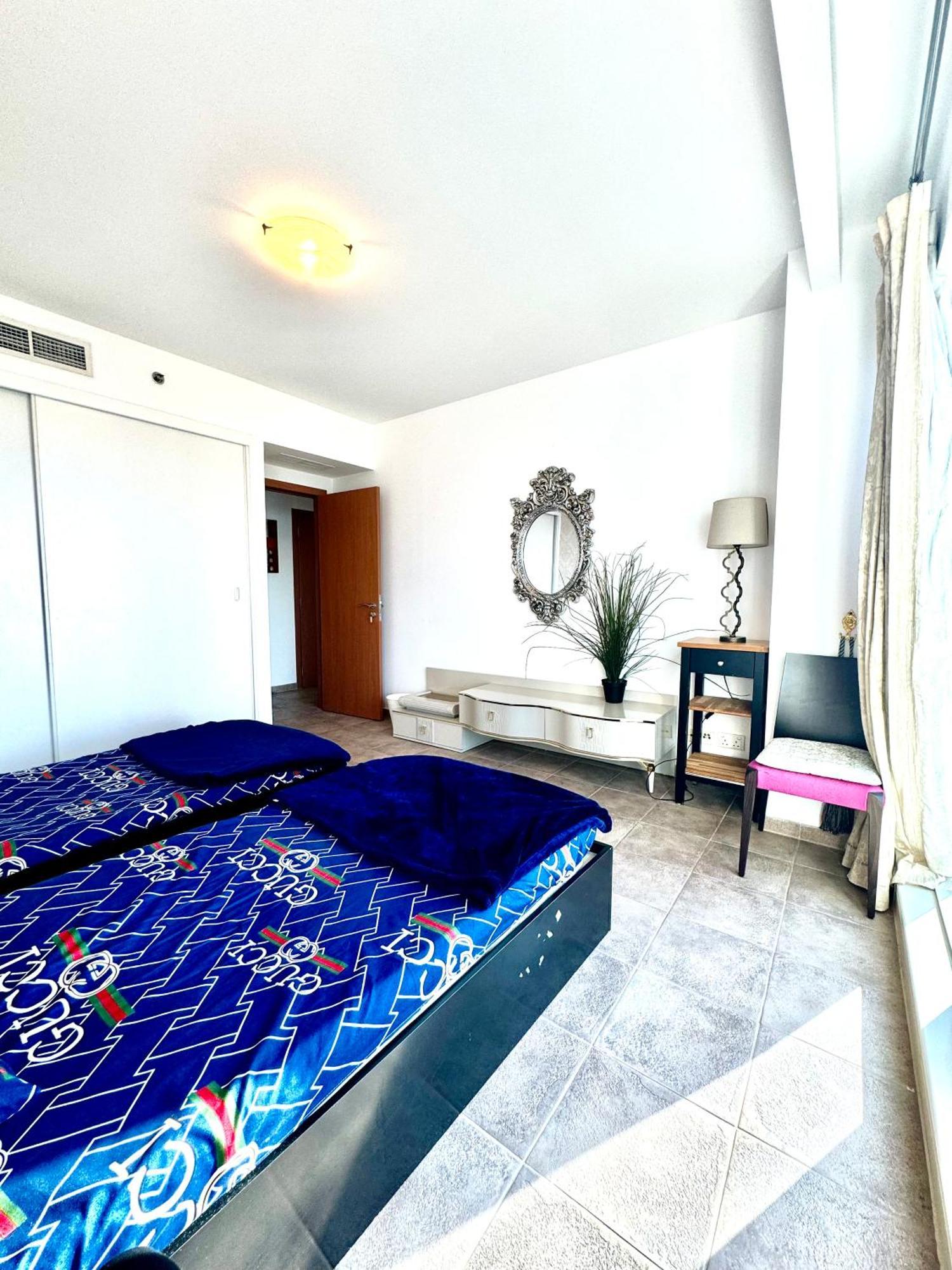 Travelers Backpackers Dubai