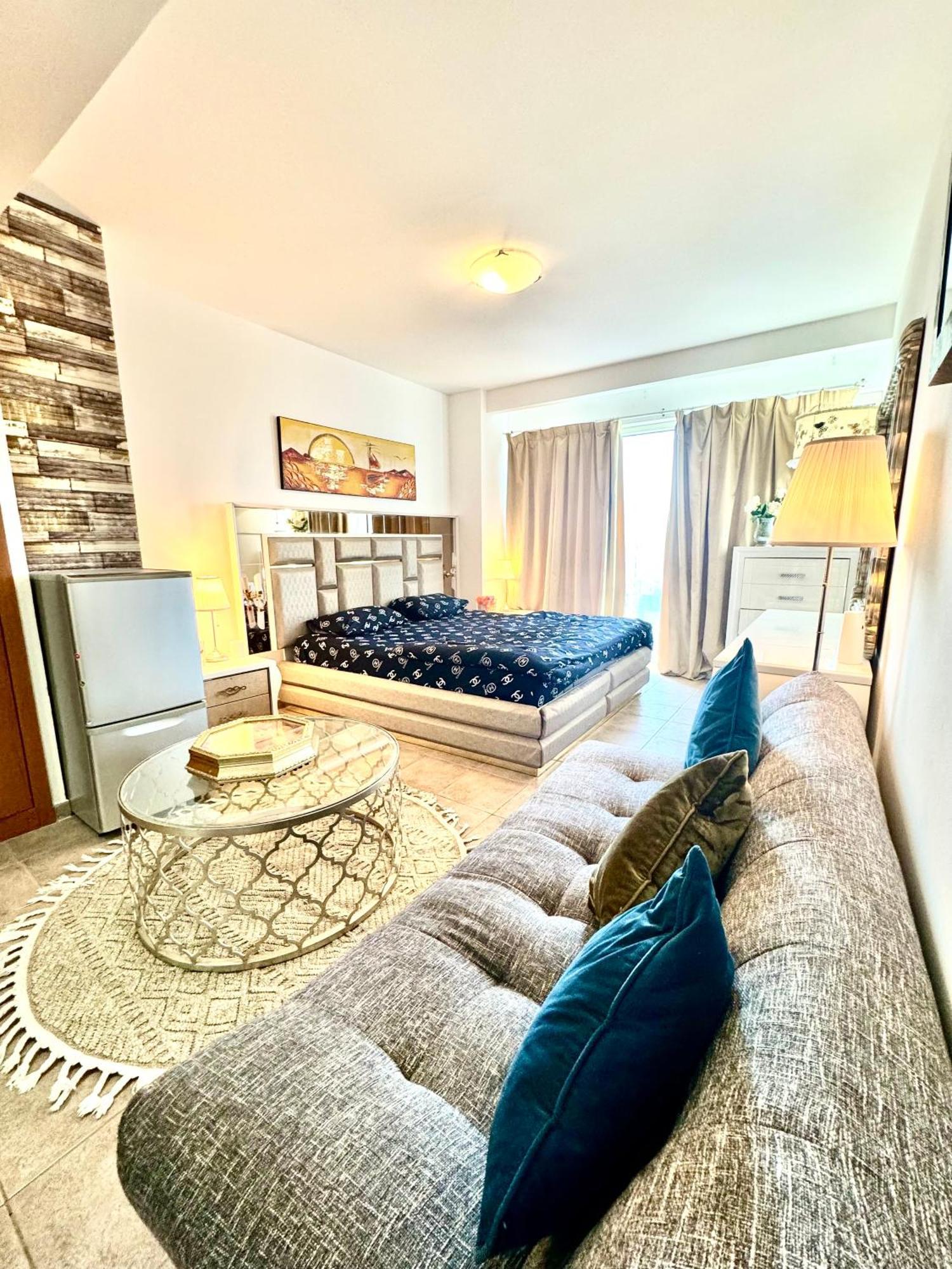 Travelers Backpackers Homestay Dubai
