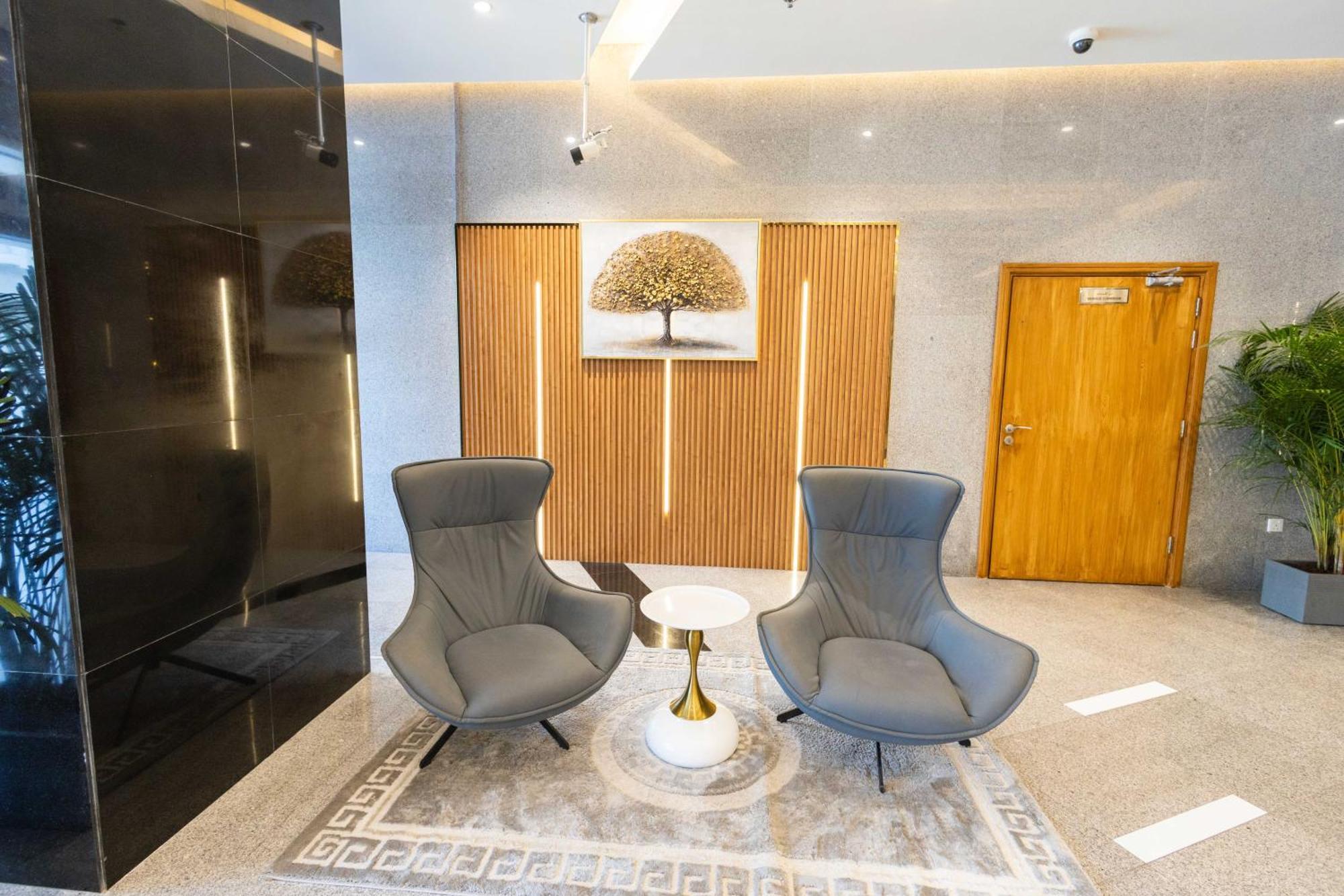 Downtown Burj Al Nujoom Mall & Burj Khalifa Apartment