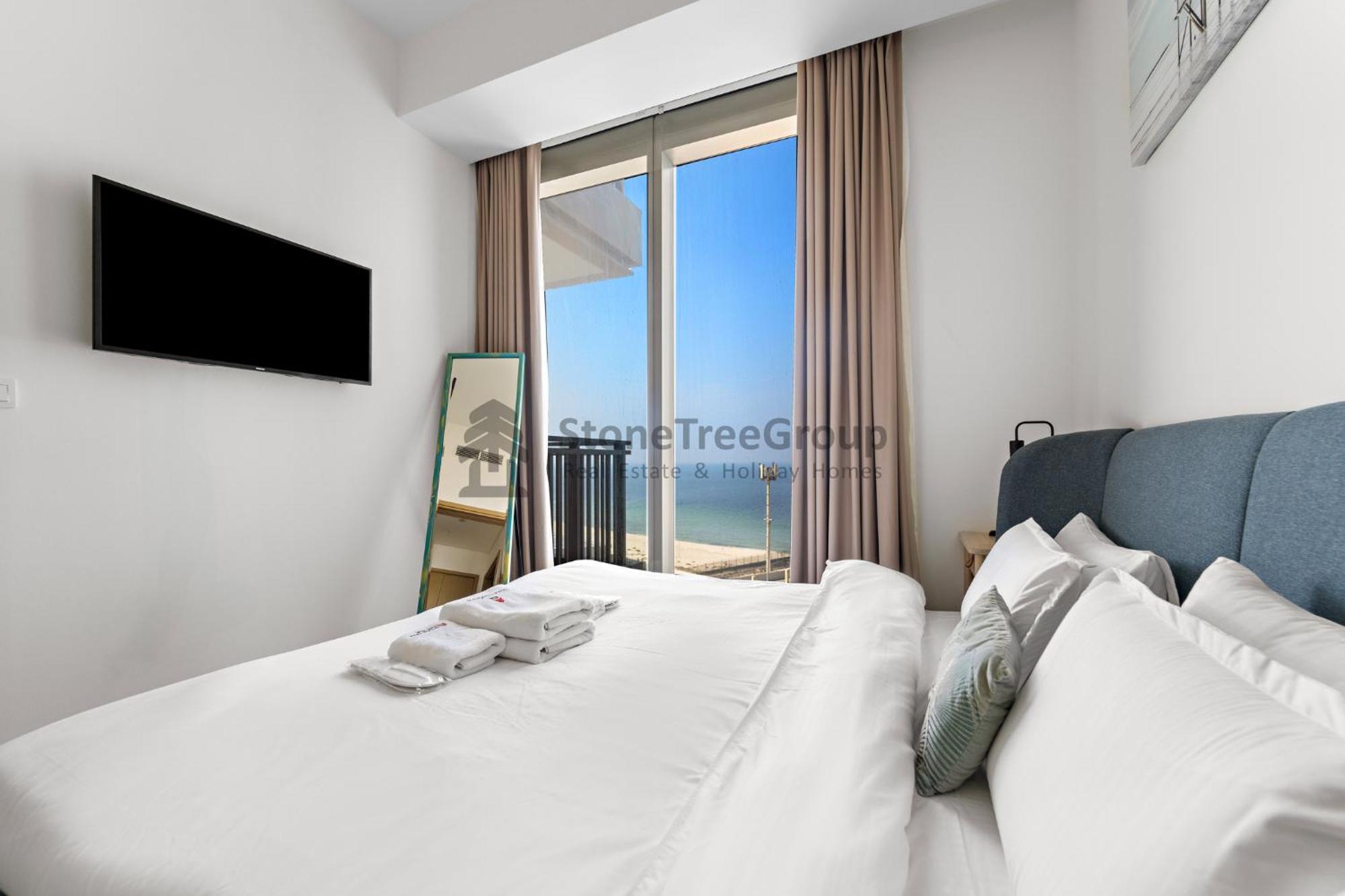 1br Waterfront At 5242 Tower 2 Apartment