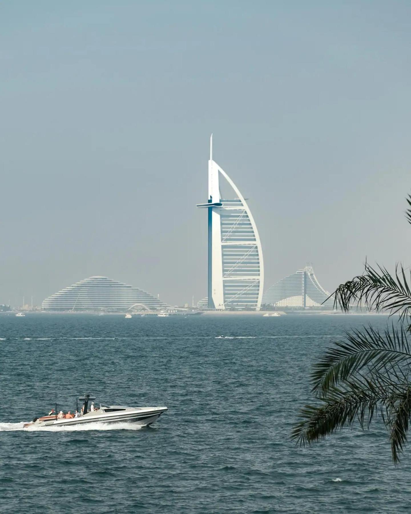 Lux Mina 1 Bhk In Palm Jumeirah With Sea View And Private Beach Apartment