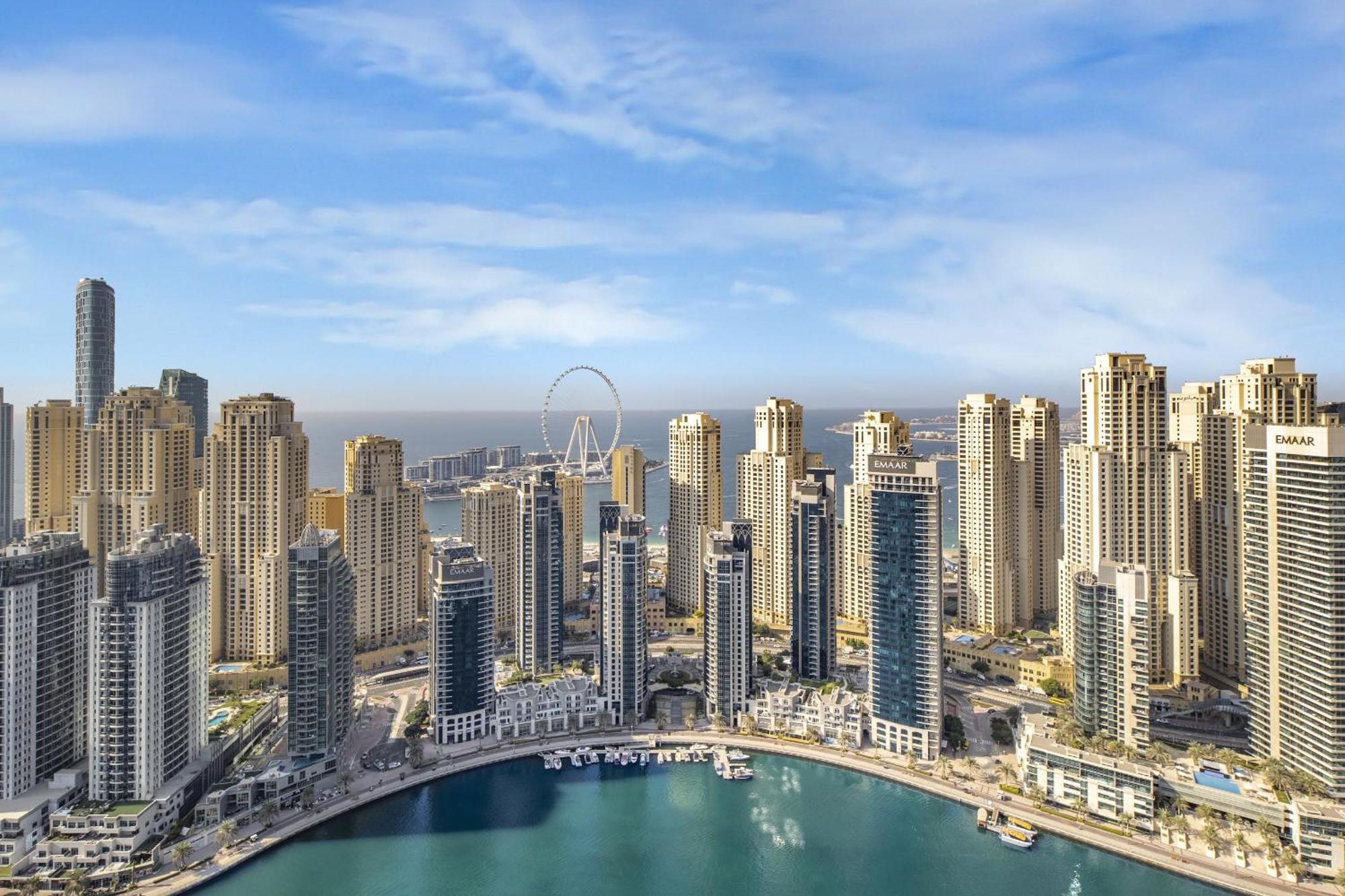 Eden's Homes & - Vida Marina Residences Apartment