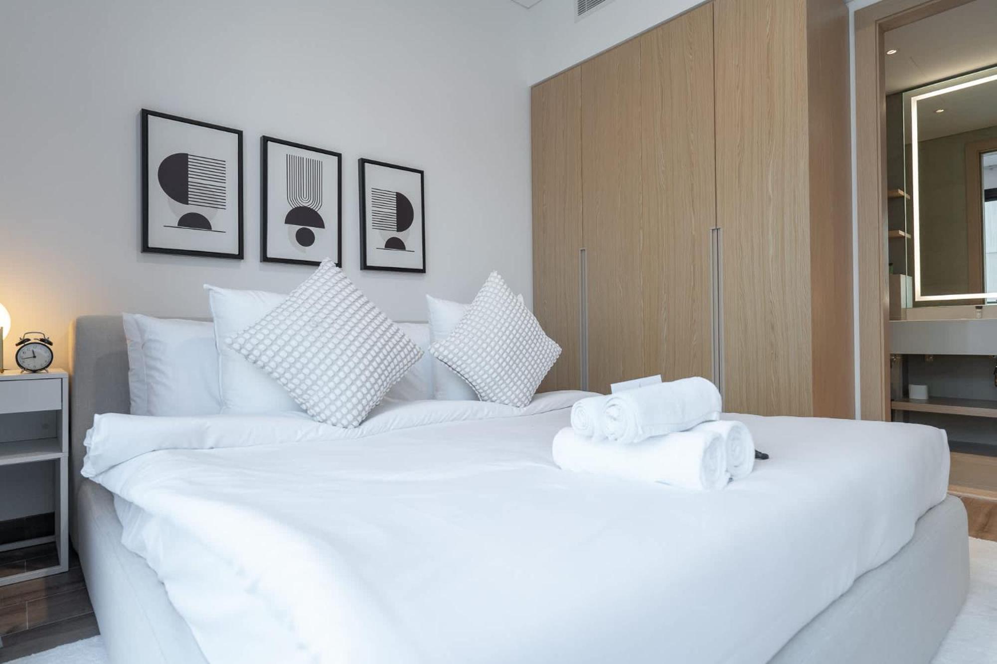Apartment Stylish, Minimalist 2-bedroom In Jumeirah Village Circle Dubai
