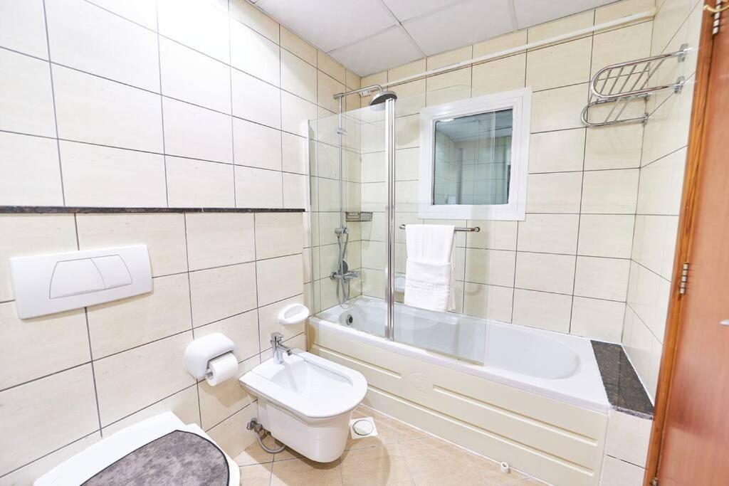 Svizona's 2br In Marina Apartment *