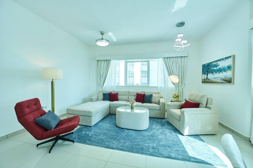 Svizona's 2br In Marina Apartment Dubai