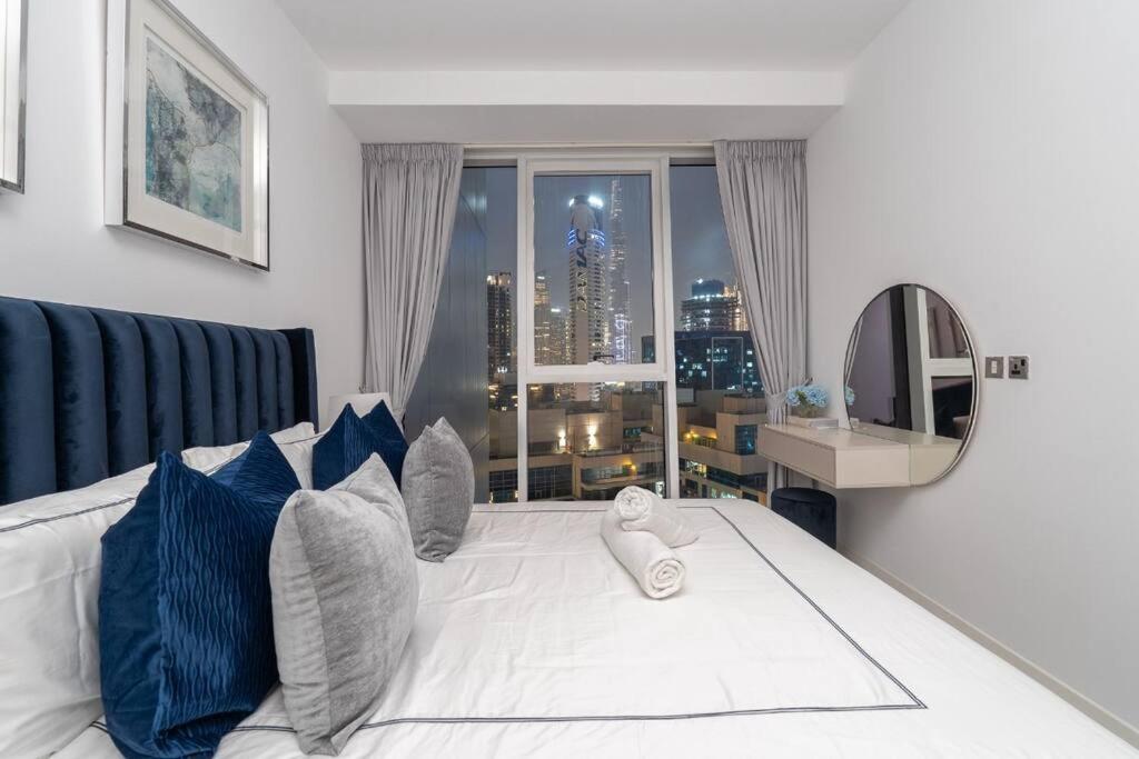 Apartment Exquisite In Downtown Burj Khalifa Views With Stunning Pool *