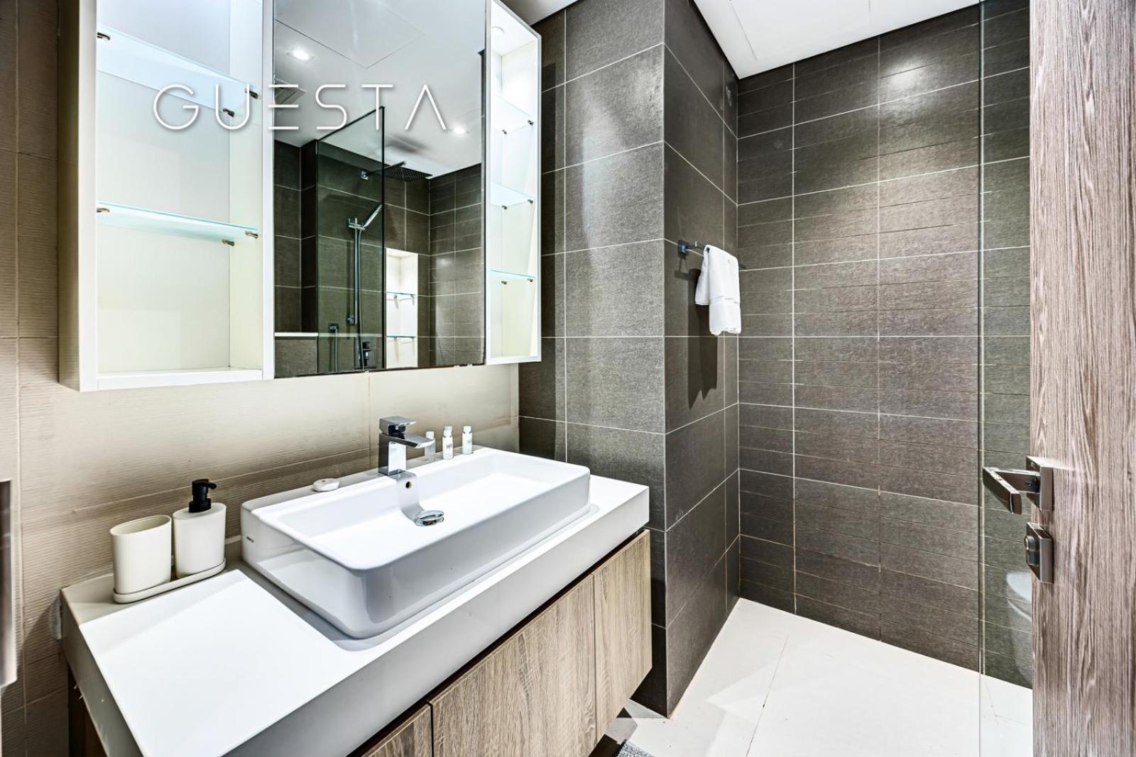Liv Tower, Marina Apartment
