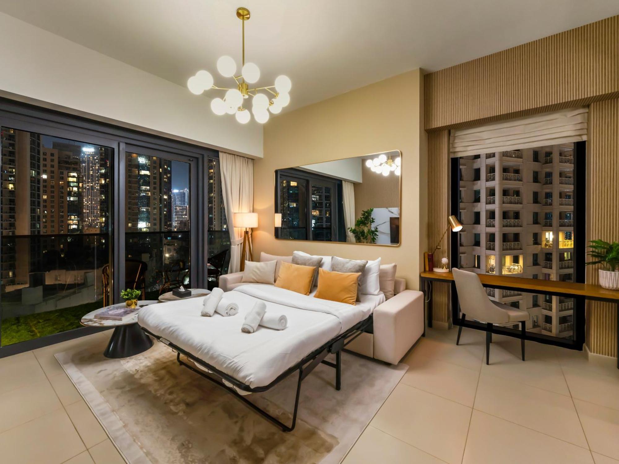 Luxurious & Spacious 2br L Burj & Fountain Views L Walk To Mall L Pool L Gym * Dubai