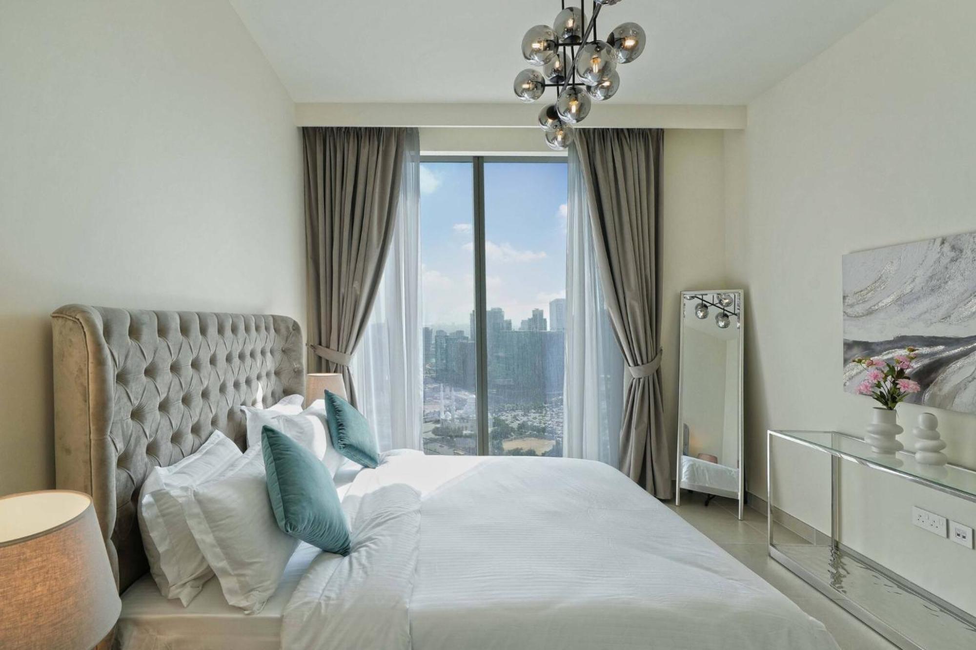Chic 2-bedroom Downtown Gem