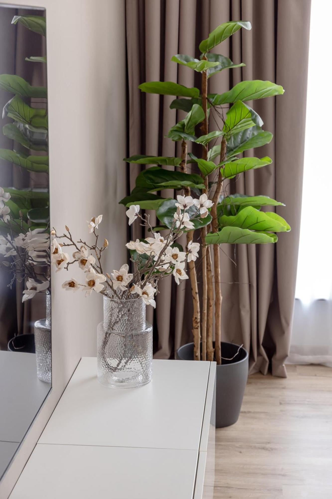 Beautiful And Bright 1 Bedroom Apartment! Sofia ! * Dubai