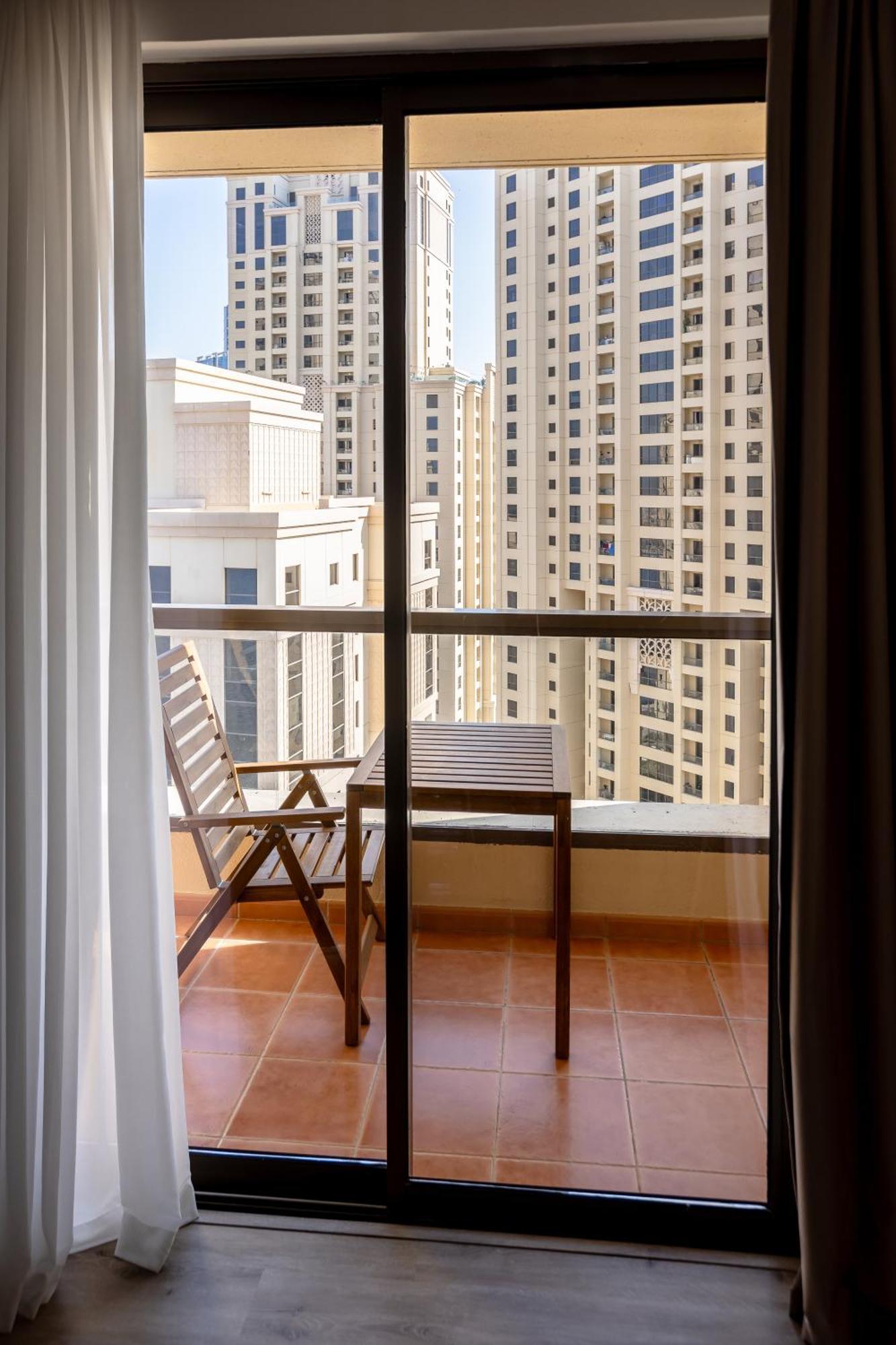 Beautiful And Bright 1 Bedroom Apartment! Sofia !