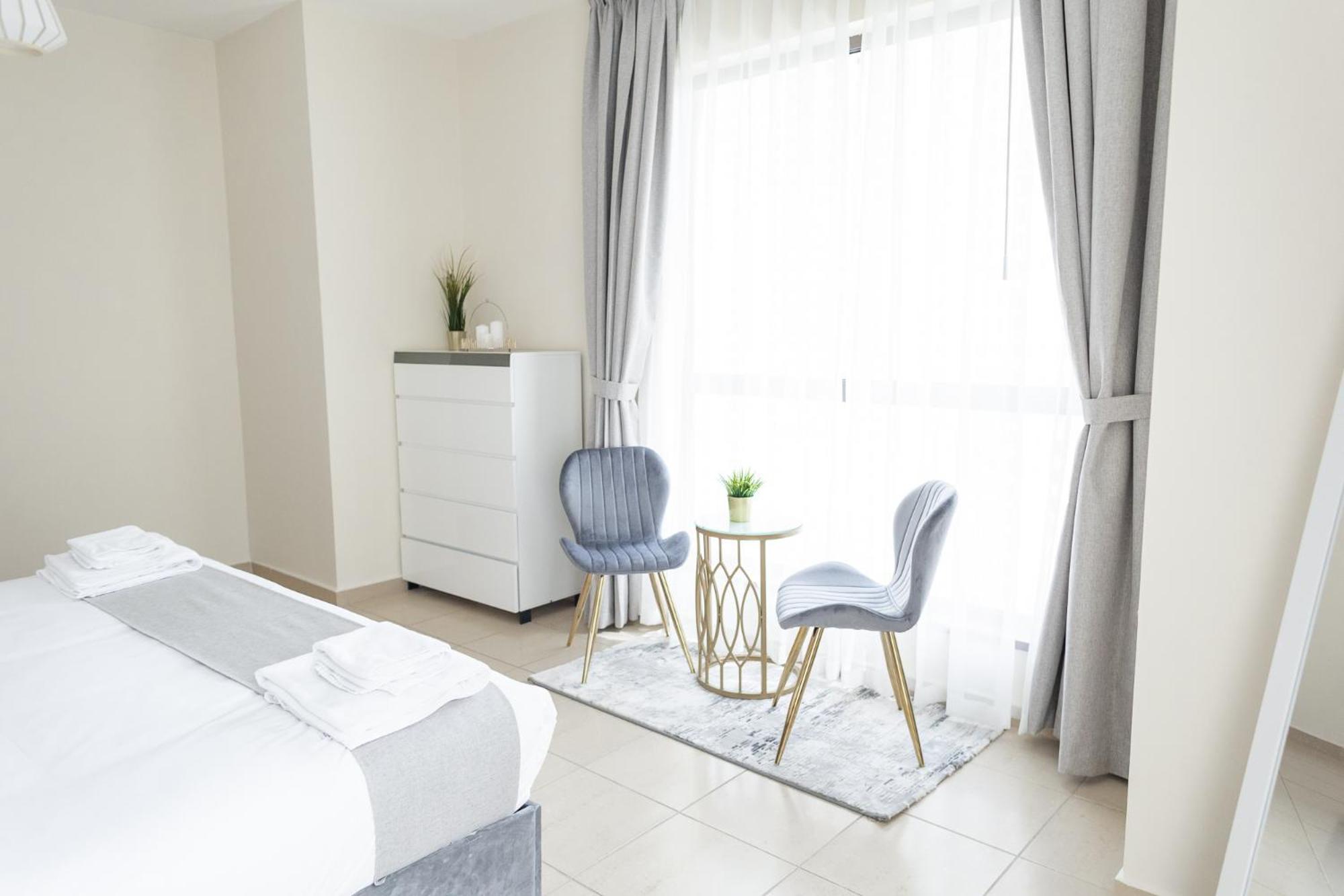 Happy Season Jbr Apartment