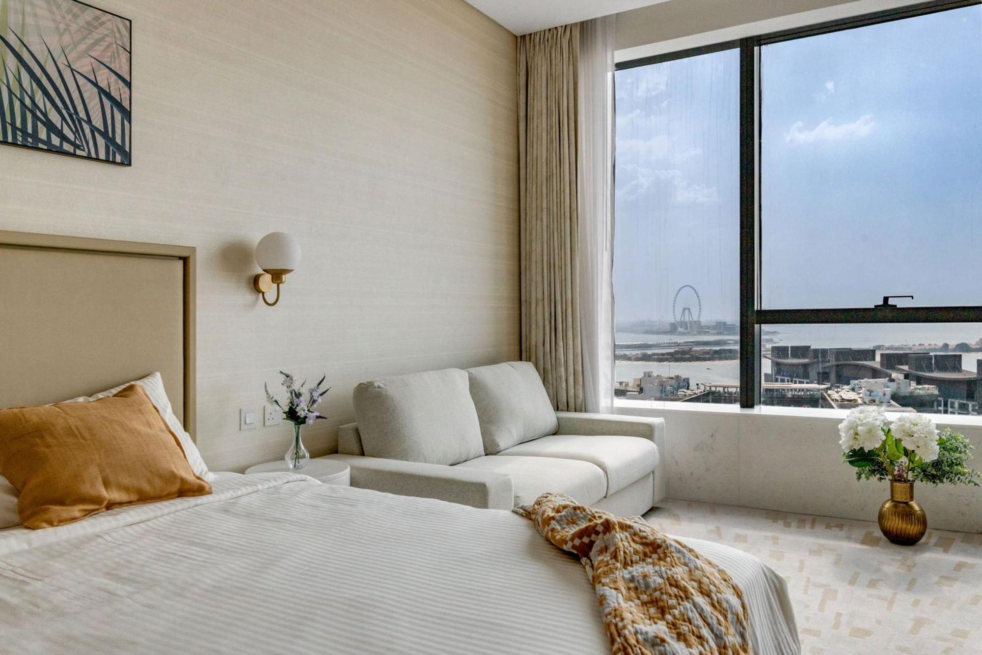Luxury Palm Tower With Pool And Fantastic Sea View